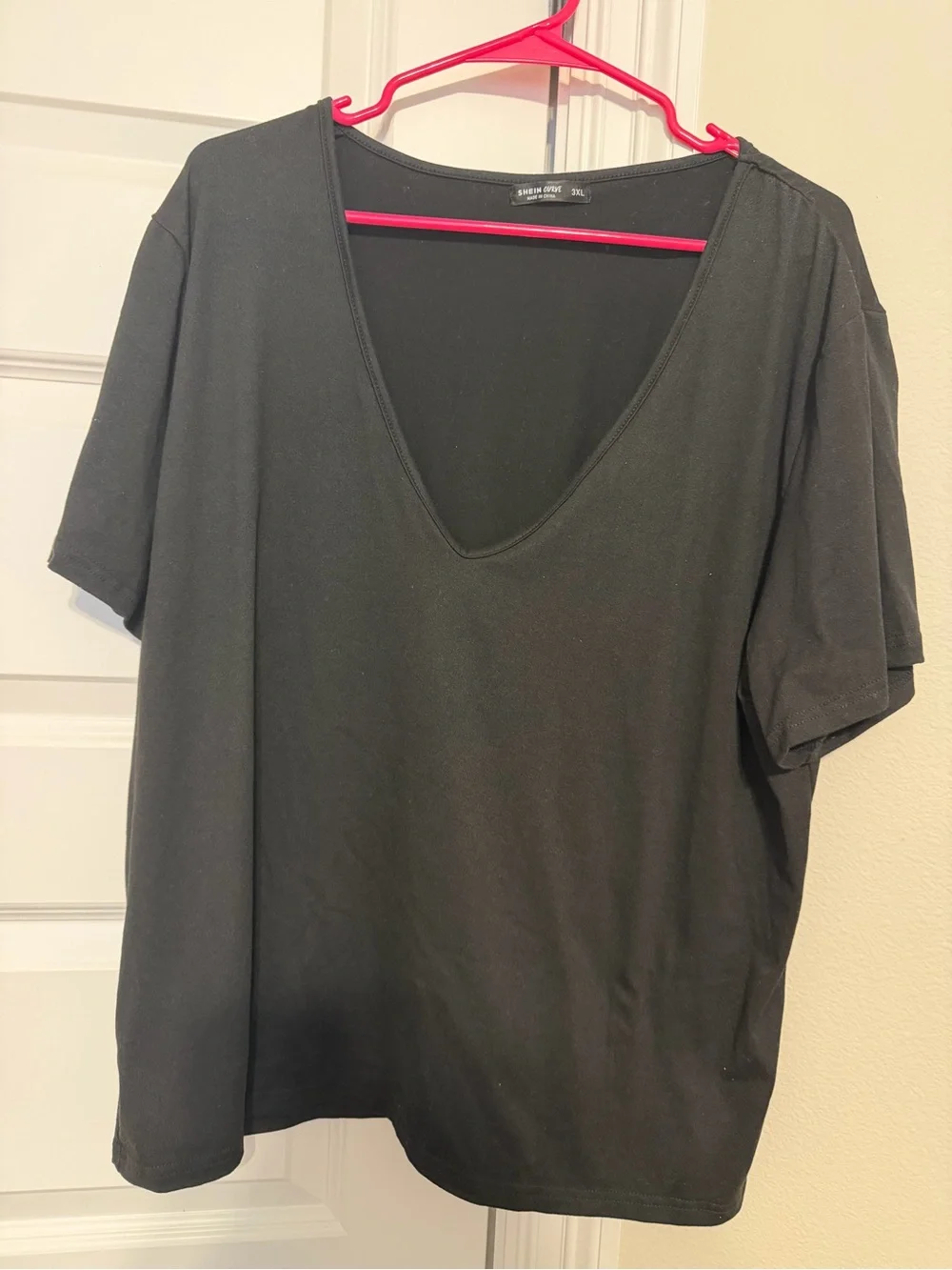 SHEIN Black Deep V-Neck Short Sleeve Tee